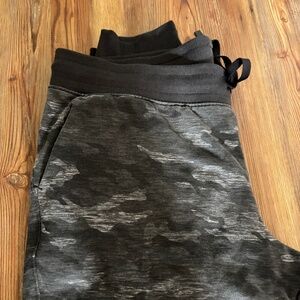 Athetic Work 3X / size 22  joggers, Great shape